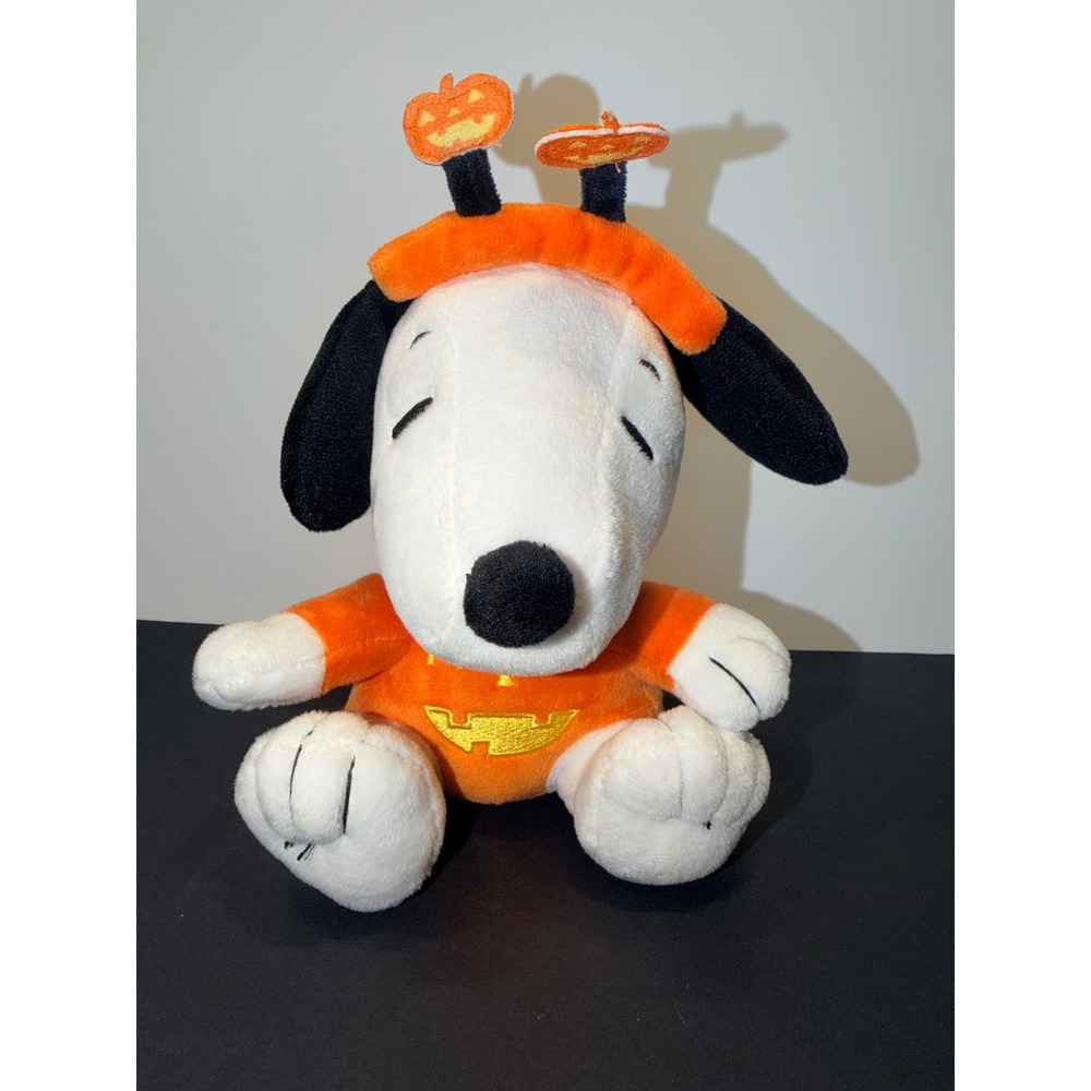 Hallmark Peanuts Snoopy Halloween Pumpkin Costume Plush Stuffed Animal 8in